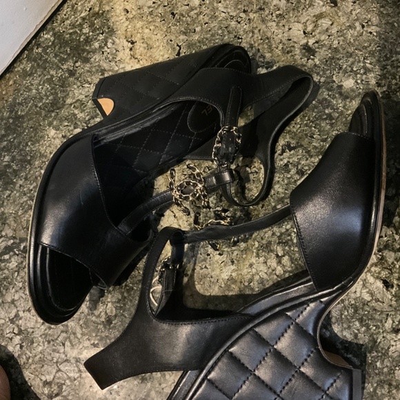 CHANEL QUILTED HEEL WEDGES !! - Picture 7 of 15